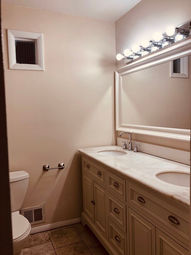 Building Photo - 9403 Limestone Pl