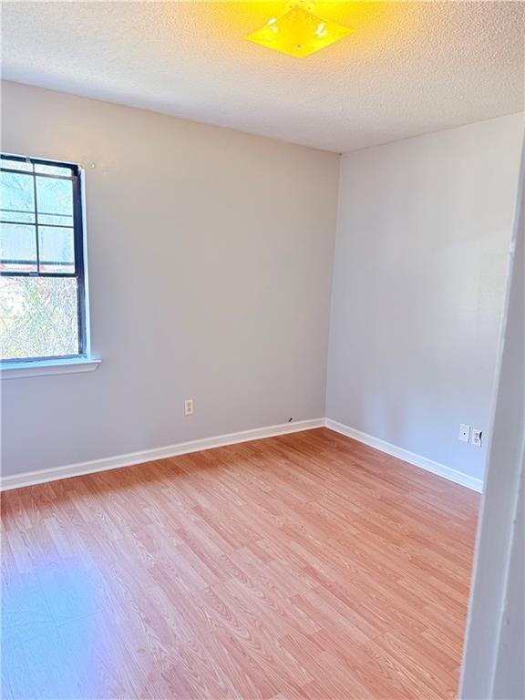 Building Photo - 890 E Cherry St