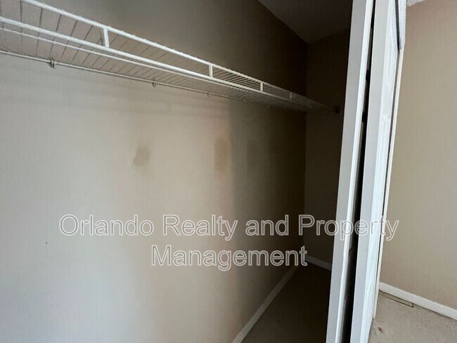 Building Photo - 550 Imperial Pl