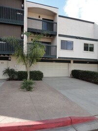 Building Photo - San Carlos - Fully Remodeled - Two Story Townhouse
