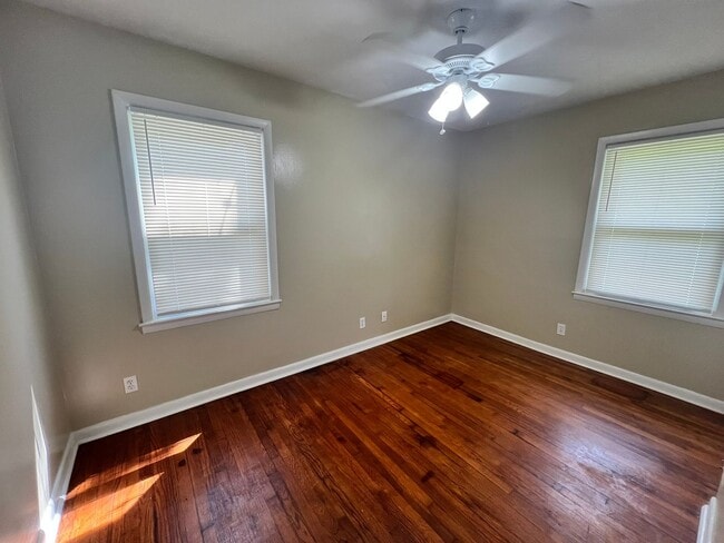 Building Photo - Your Home Awaits!