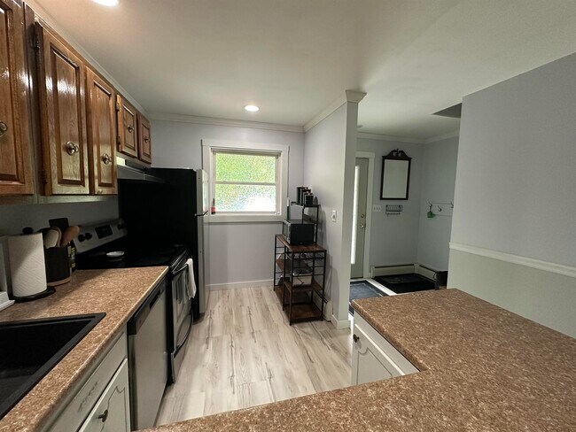 Building Photo - 60 Brookside Dr