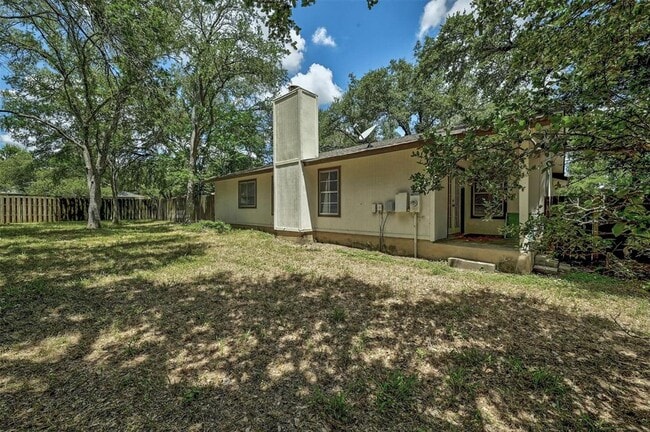 Building Photo - 8903 Piney Point Dr