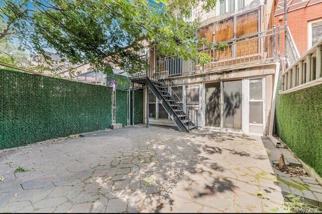 Building Photo - 105-38 65th Rd
