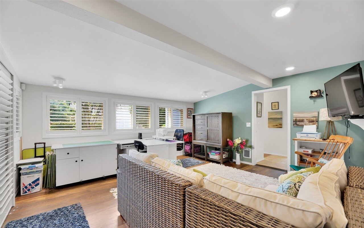 Building Photo - 1486 SE Camano Dr