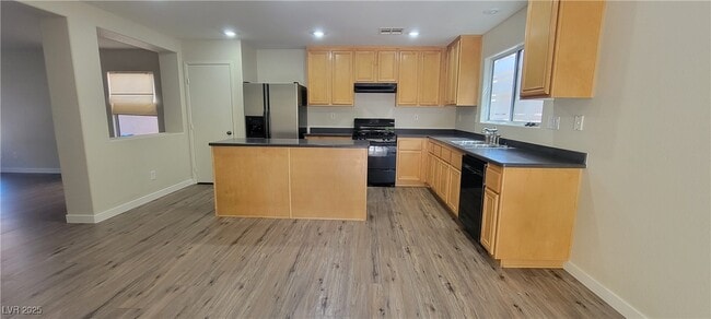 Building Photo - 8364 Oppenheimer St