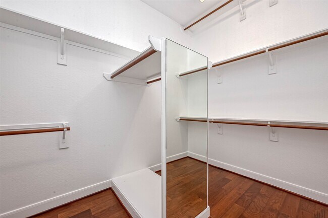 Building Photo - 25510 Autumnwind Ct