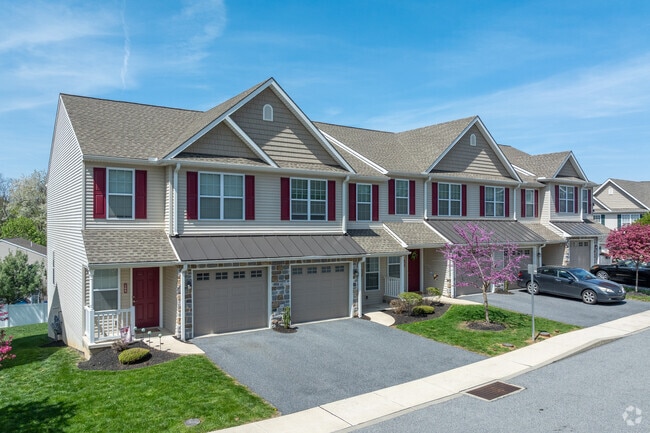 Building Photo - Villa Vista Townhomes