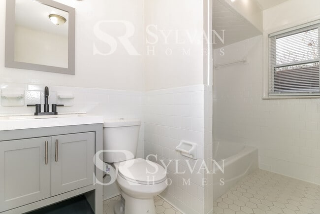 Building Photo - You will love this beautiful 3BR 2BA home