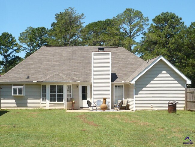 Building Photo - 213 Loxley Dr