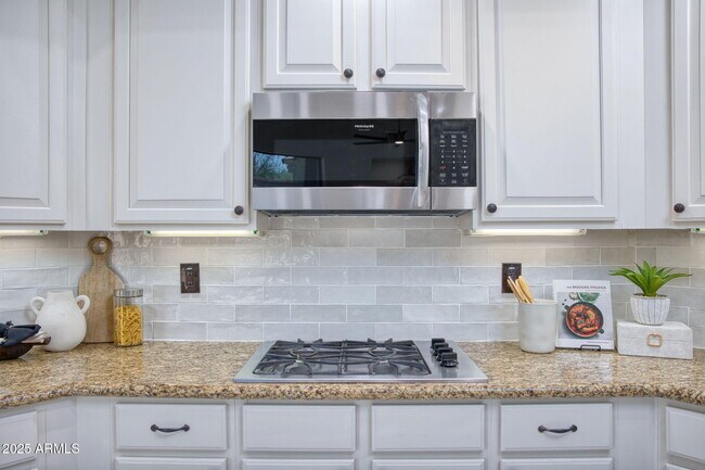 Building Photo - 12706 E Desert Cove Ave