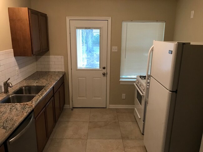 Building Photo - 2725 Forest Park Blvd