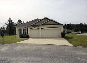 Building Photo - 110 Cedar Cir Dr