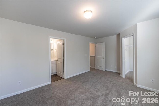 Building Photo - 142 S Bell Ave