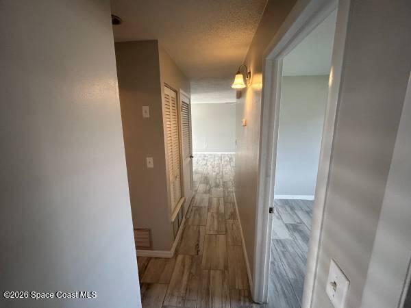 Building Photo - 3210 Edgewood Dr NE