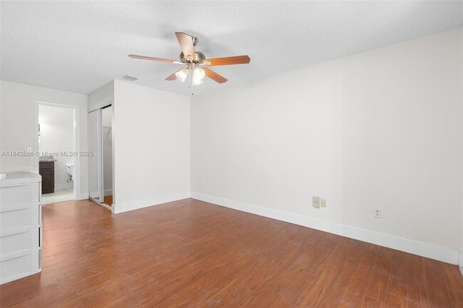 Building Photo - 7144 Sportsman Dr