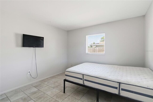 Building Photo - 308 Lantana Ave