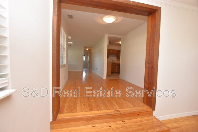 Building Photo - 1503 Hanson Ave