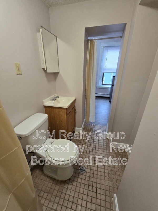 Building Photo - 5 Union Ave