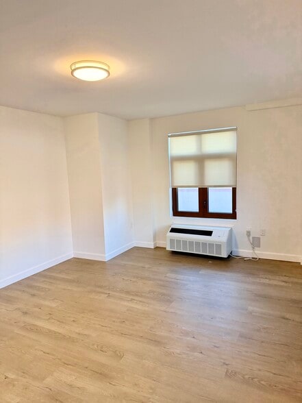 Building Photo - 7 North St