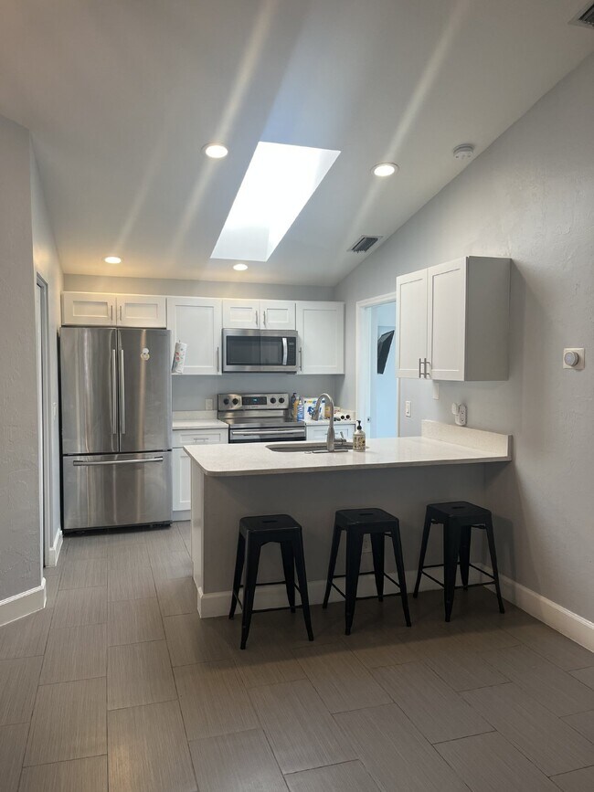 Building Photo - Lely Golf Estates - single family home clo...