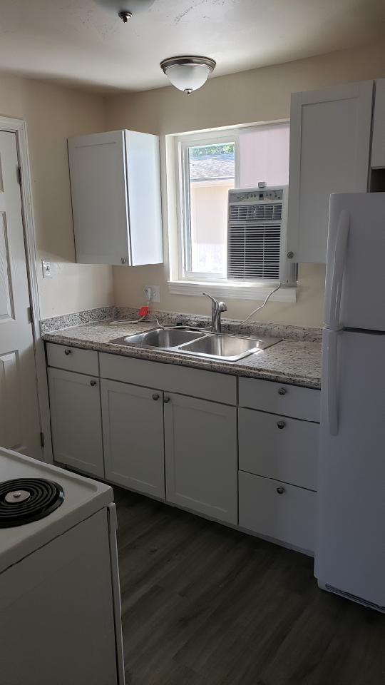 Primary Photo - 409 2nd Ave E