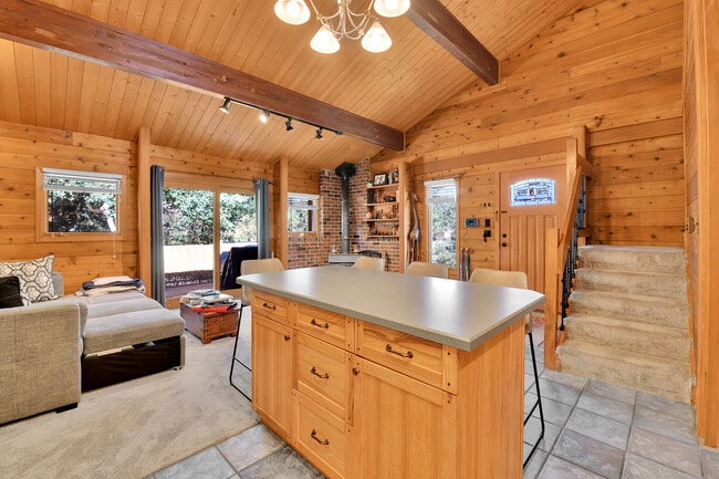 Building Photo - 30666 Sun Creek Dr