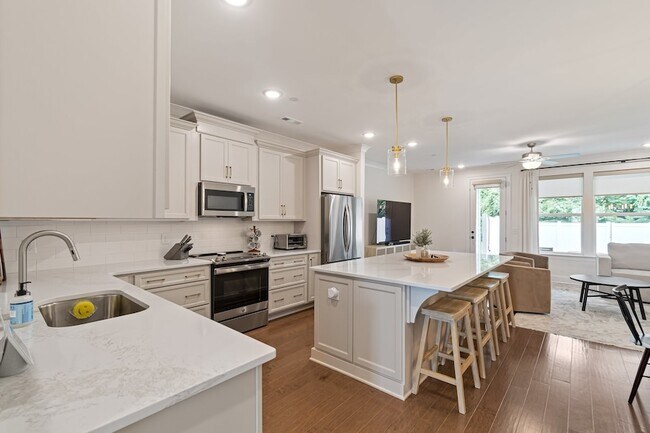 Building Photo - 3198 Sassafras Ln