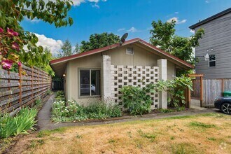 Building Photo - SFH 119 - Francis Duplex