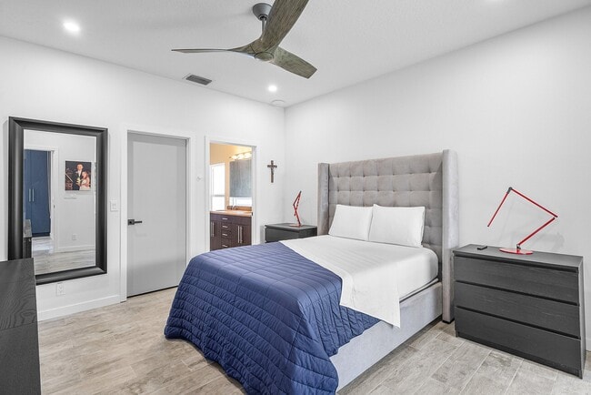 Building Photo - 494 Enfield Ct