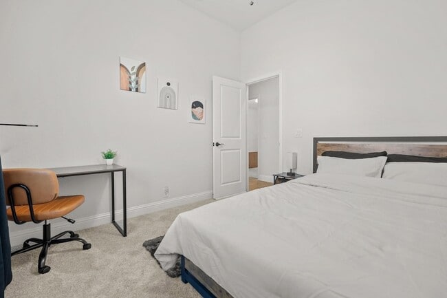 Building Photo - 8508 White Rock Ln