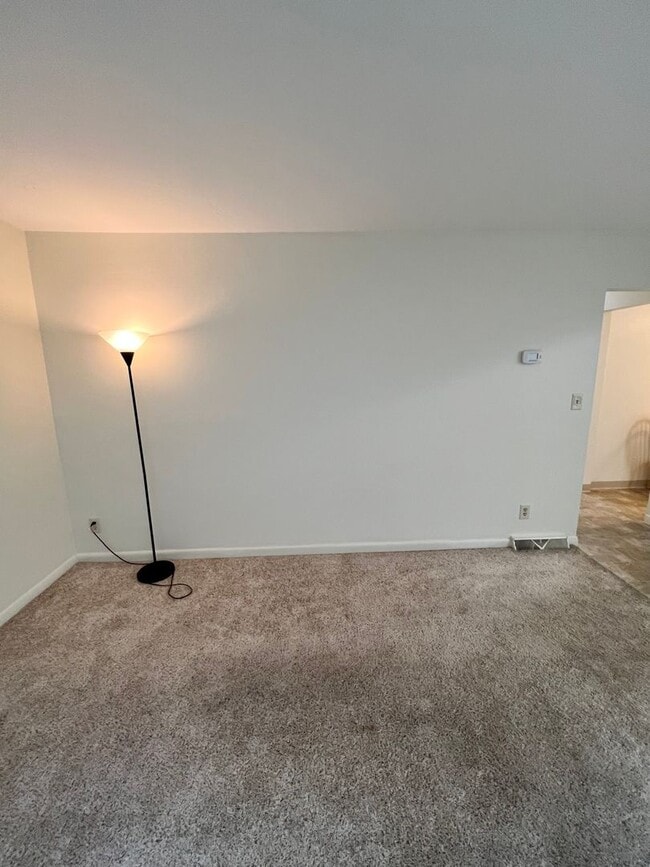 Building Photo - 101 Mitchell Cir