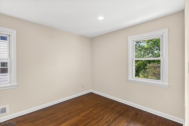 Building Photo - 1212 Burnet Ave