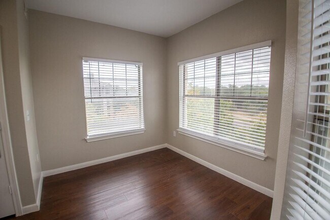 Building Photo - 2320 Gracy Farms Ln
