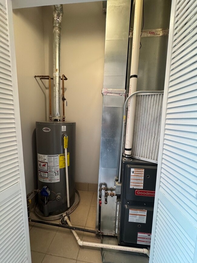 Building Photo - 1826 S Kedzie Ave