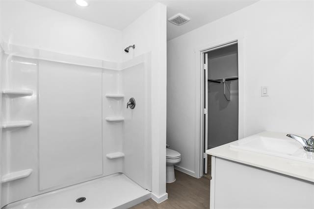 Building Photo - 2022 Shady Oaks Dr