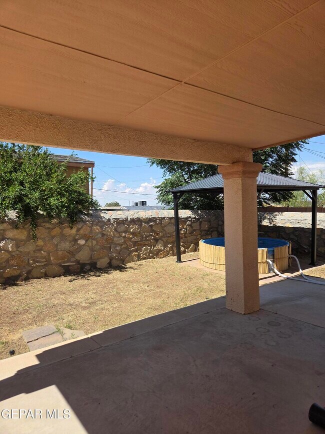 Building Photo - 3717 Hubble Dr