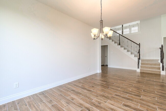 Building Photo - 3410 Willow Cres Ct