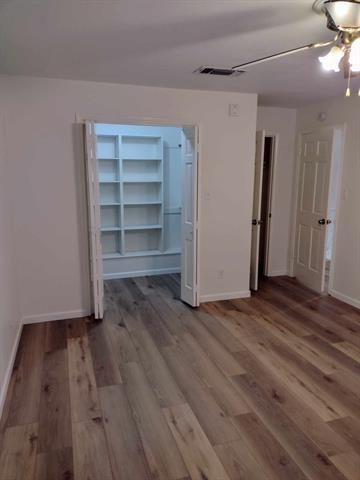 Building Photo - 3018 Overton Park Dr W