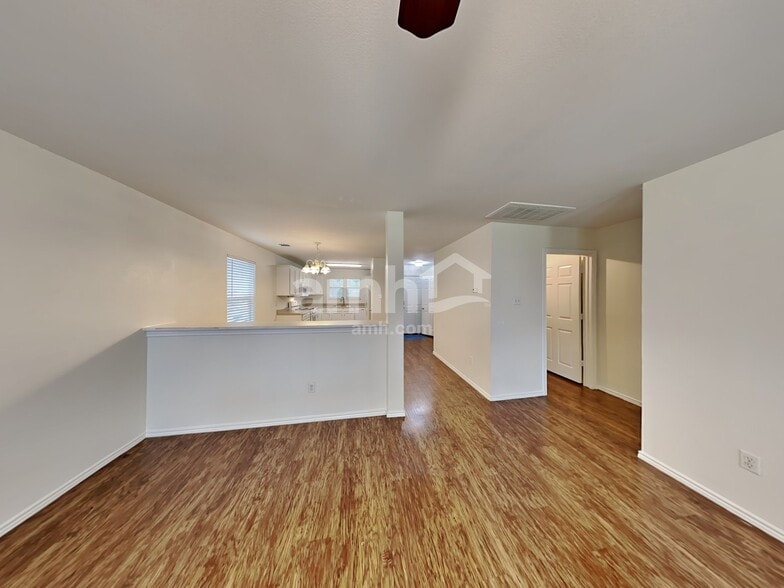 Building Photo - 2848 Deerfern Ln