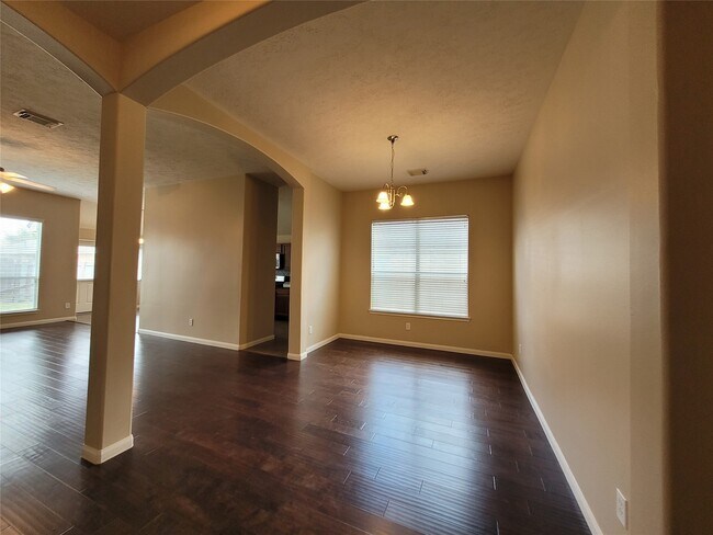 Building Photo - 11826 Fortune Park Dr