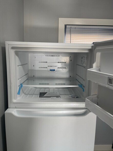 Building Photo - 214 Spruce St