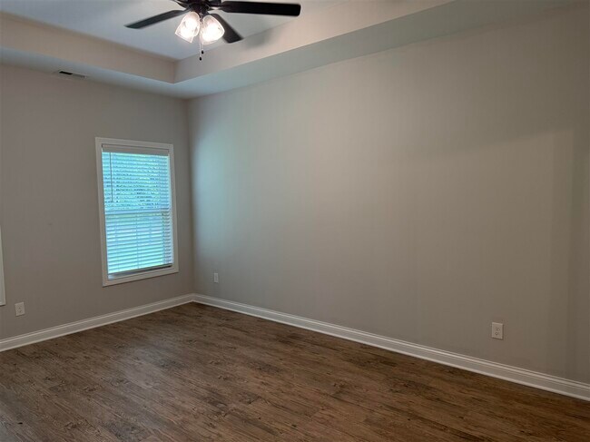 Building Photo - 6545 Fortuna Ave