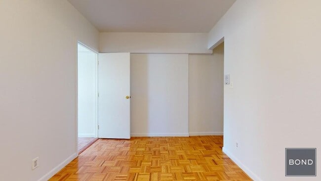 Building Photo - 164 Mott St