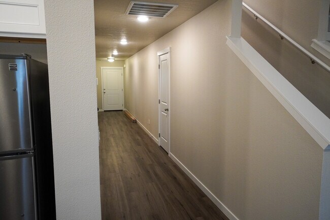 Building Photo - 3154 N Greengate Way