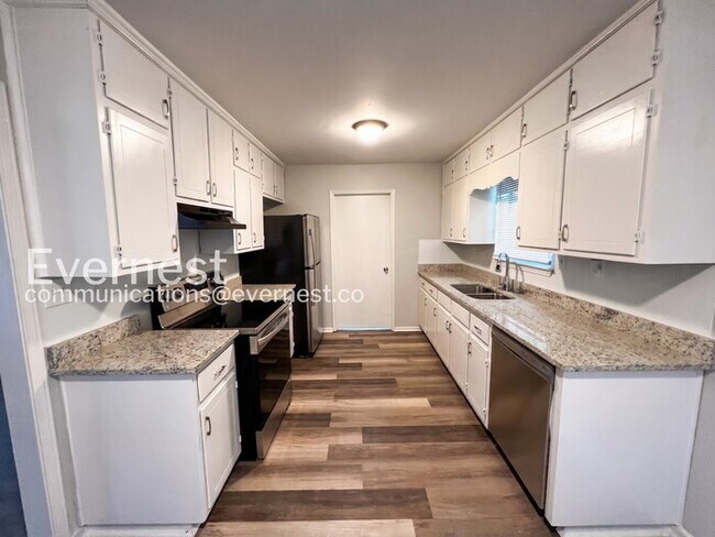 Building Photo - Spacious Home with Deck, Attached Garage, and Appliances! 3 Bed, 2.5 Bath / Voucher Accepted / Co...