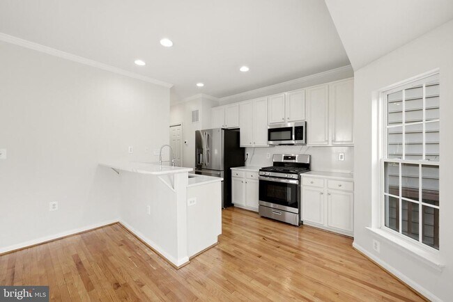 Building Photo - 45805 Marlane Terrace