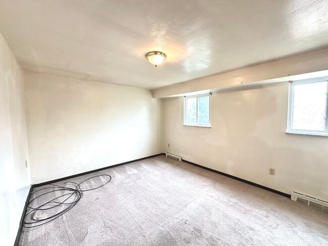 Building Photo - Well-Maintained 2 Bed, 1 Bath Townhome in West Mifflin - Central AC & Heat, Integral Garage - Ava...