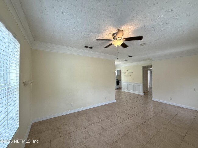 Building Photo - 4694 Timuquana Rd