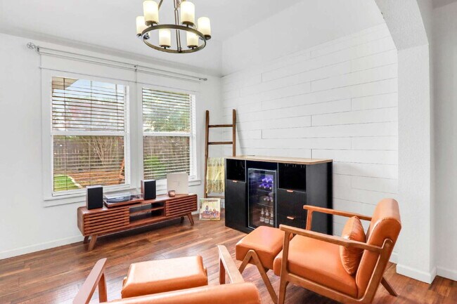Building Photo - "Charming 3-Bedroom Home in San Antonio with Spacious 1530 sq ft Layout & 2 Full Baths!"